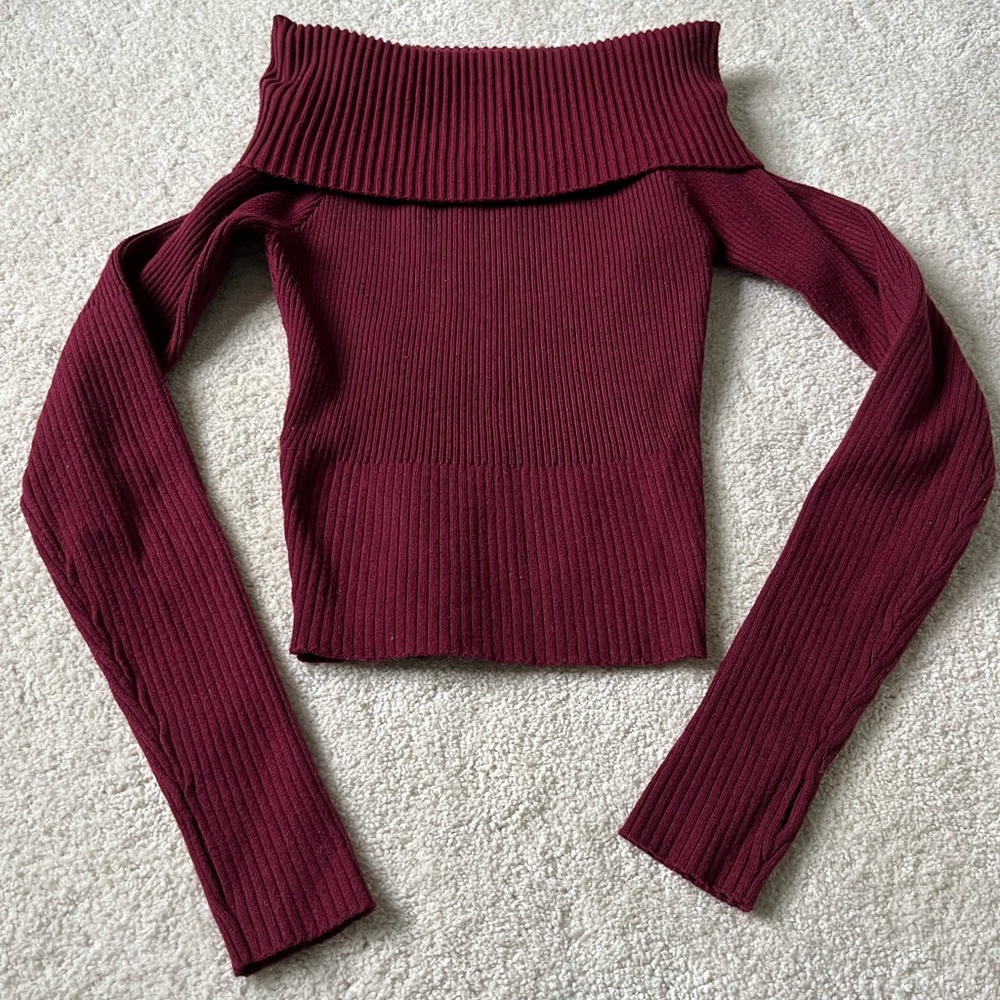 off the shoulder sweater✨